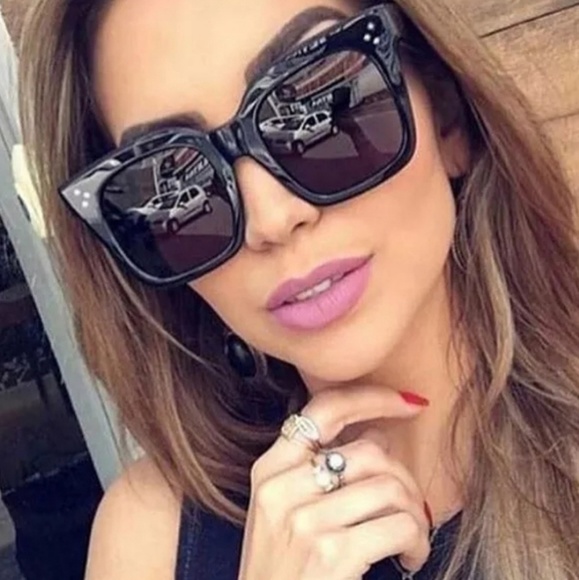 SALE🎉 Last Ones! 19' Luxury Oversized Sunglasses - Picture 4 of 7